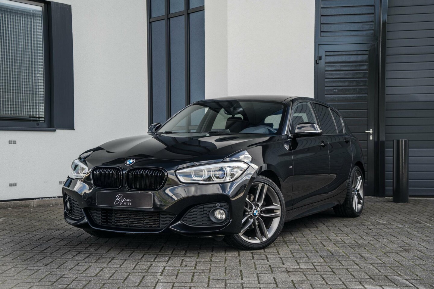 BMW 1-serie - 116i M Sport High Executive NAVI / PDC / CRUISE - AutoWereld.nl