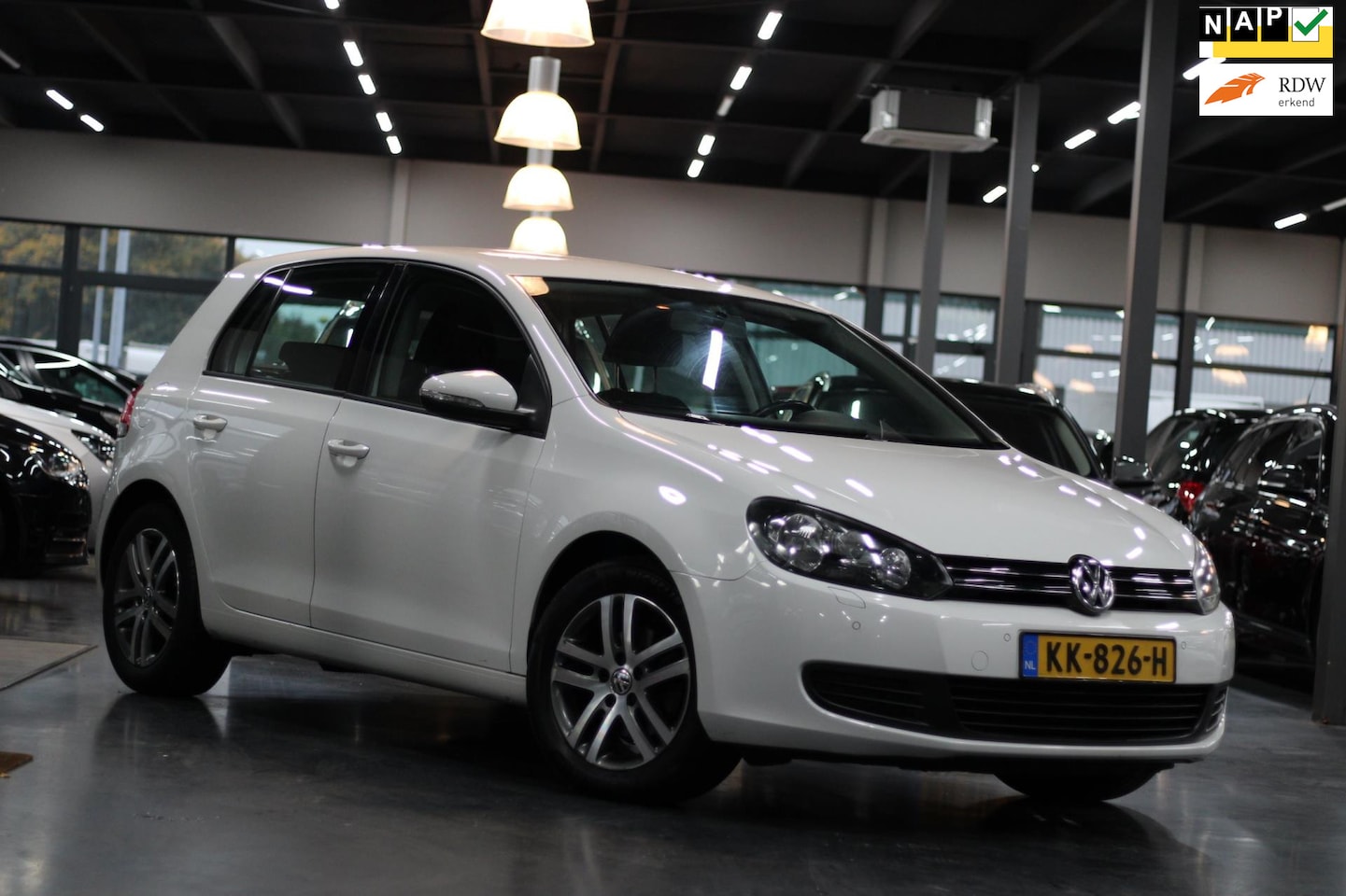 Volkswagen Golf - 1.2 TSI|STLVRWRMNG|PDC|BJ2011| - AutoWereld.nl