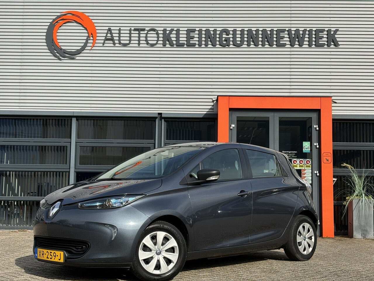 Renault Zoe - R90 Life 41 kWh (ex Accuhuur) / €2.000,- euro subisidie mogelijk / Cruise control / Airco - AutoWereld.nl