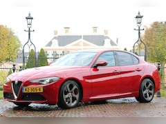 Alfa Romeo Giulia - 2.0T 300PK SUPER AUTOMAAT | NL-AUTO | PANODAK | LEDER | ADAPTIVE CRUISE | HARMAN/KARDON |