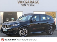 BMW X1 - xDrive30e | M-sport | Panoramadak | 360°-camera | Trekhaak | Head-up display | Draadloze t