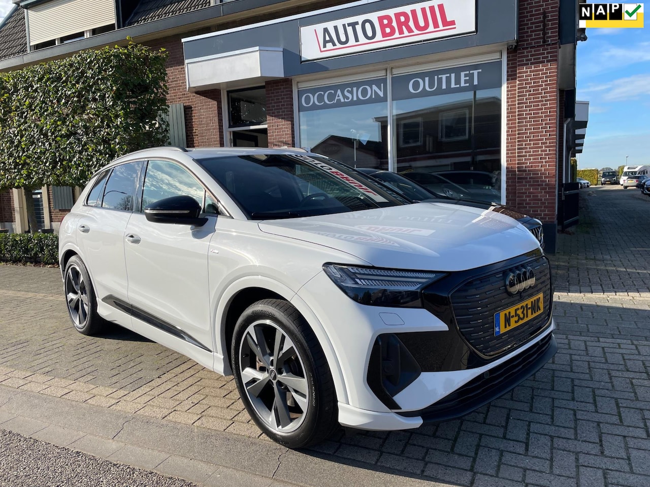 Audi Q4 e-tron - 40 Launch edition S Competition 77 kWh / Trekh. / Ned auto - AutoWereld.nl