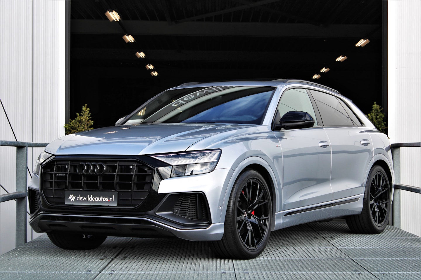 Audi Q8 - 55 TFSI quattro 3x S-Line Pano Matrix B&O 4-wielsturing Head-Up Trekhaak SoftClose Nachtzi - AutoWereld.nl