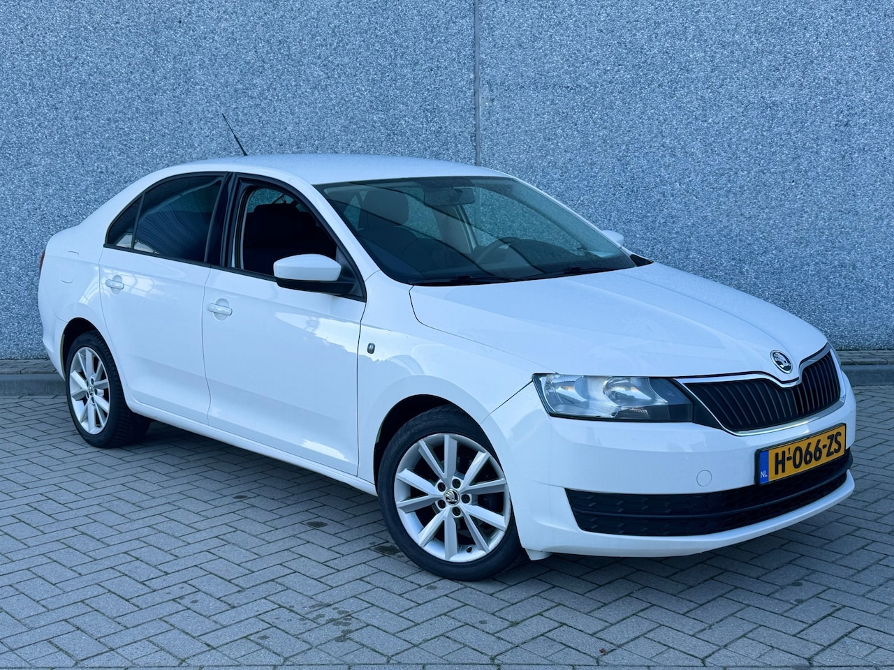 Skoda Rapid - 1.2 TSI Greentech Active-Airco-GoedOnderh-APK - AutoWereld.nl