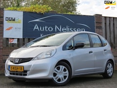 Honda Jazz - 1.2 S TREKHAAK | NIEUWE APK | AIRCO | PARKEERSENSOREN | DEALER ONDERHOUDEN |