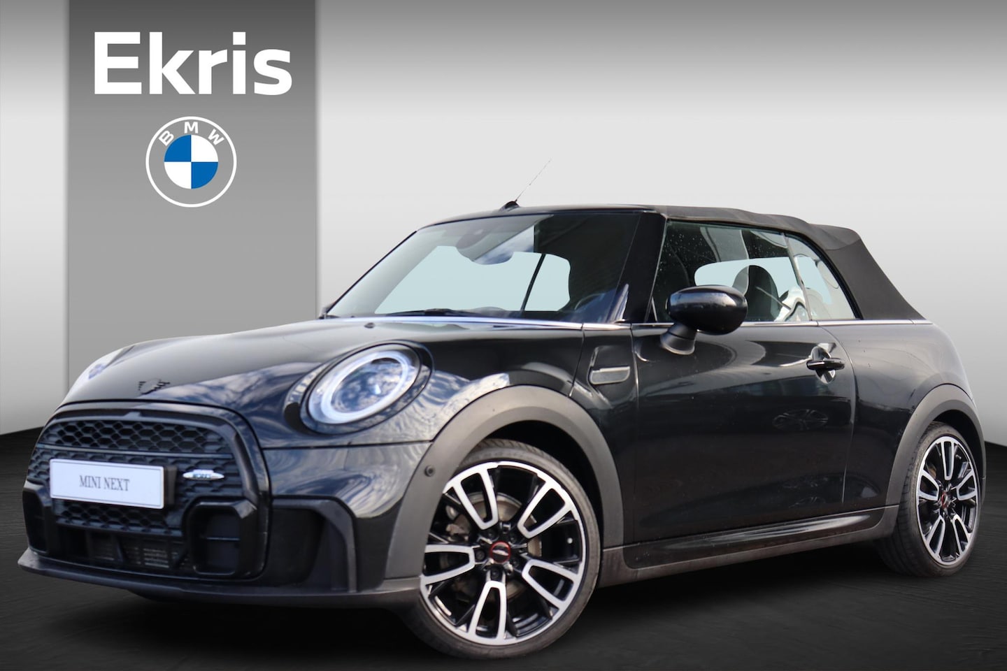 MINI Cabrio - Mini 1.5 Cooper JCW Pakket / Harman Kardon / Head Up Display / Adaptief Onderstel / JCW St - AutoWereld.nl