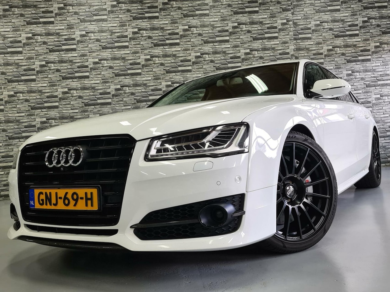 Audi S8 - 4.0 TFSI S8 plus quattro Pro Line+*605PK*Full carbon - AutoWereld.nl