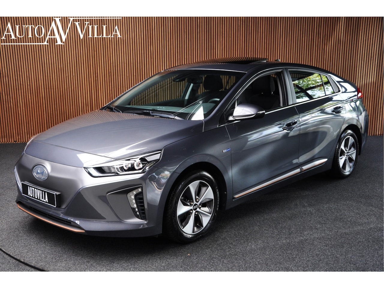 Hyundai IONIQ - EV Navi Keyless Schuifdak Stuurverwarming PDC Camera LM velgen Carplay Stoelverwarming BTW - AutoWereld.nl