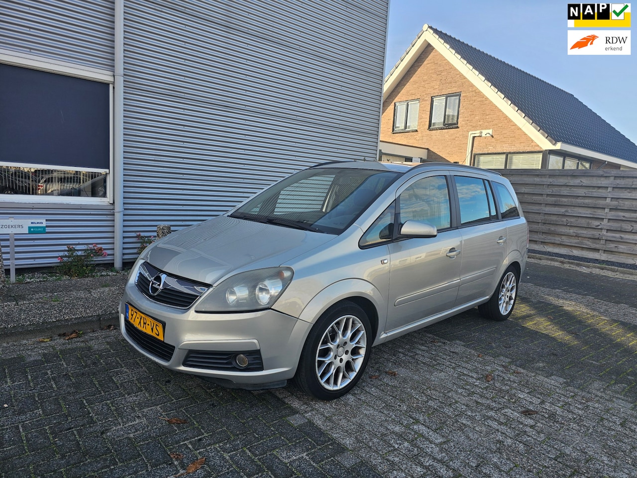 Opel Zafira - 2.2 Temptation Airco Bj:2007 NAP! - AutoWereld.nl