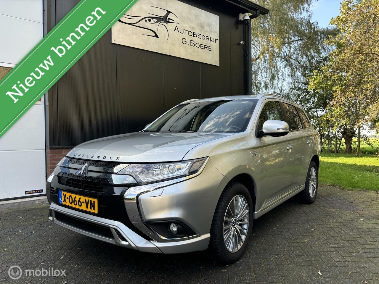 Mitsubishi Outlander - 2.4 PHEV Instyle 2.4 PHEV Instyle, Trekhaak, Camera - AutoWereld.nl