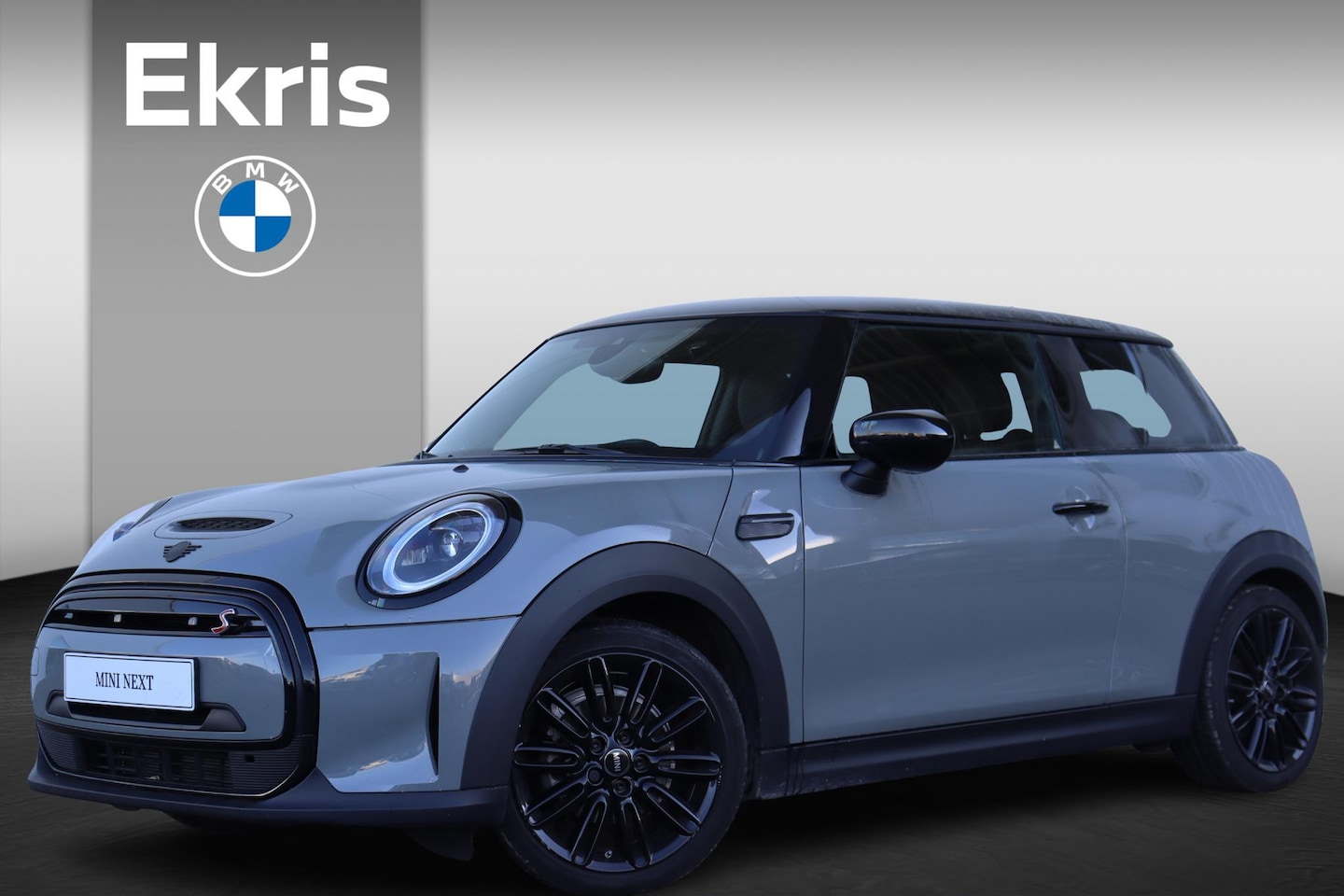 MINI Mini-Electric - Resolute Edition Apple Car Play / Stoelverwarming / 17" / Harman Kardon / Sportstoelen / - AutoWereld.nl