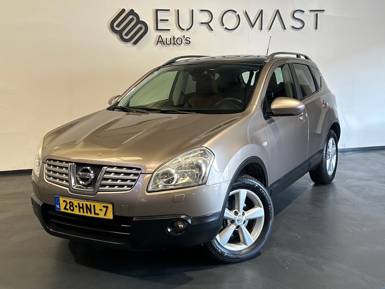 Nissan Qashqai - 2.0 Tekna 4WD Automaat - Airco - Panoramadak - Leder - Trekhaak - Cruise - AutoWereld.nl