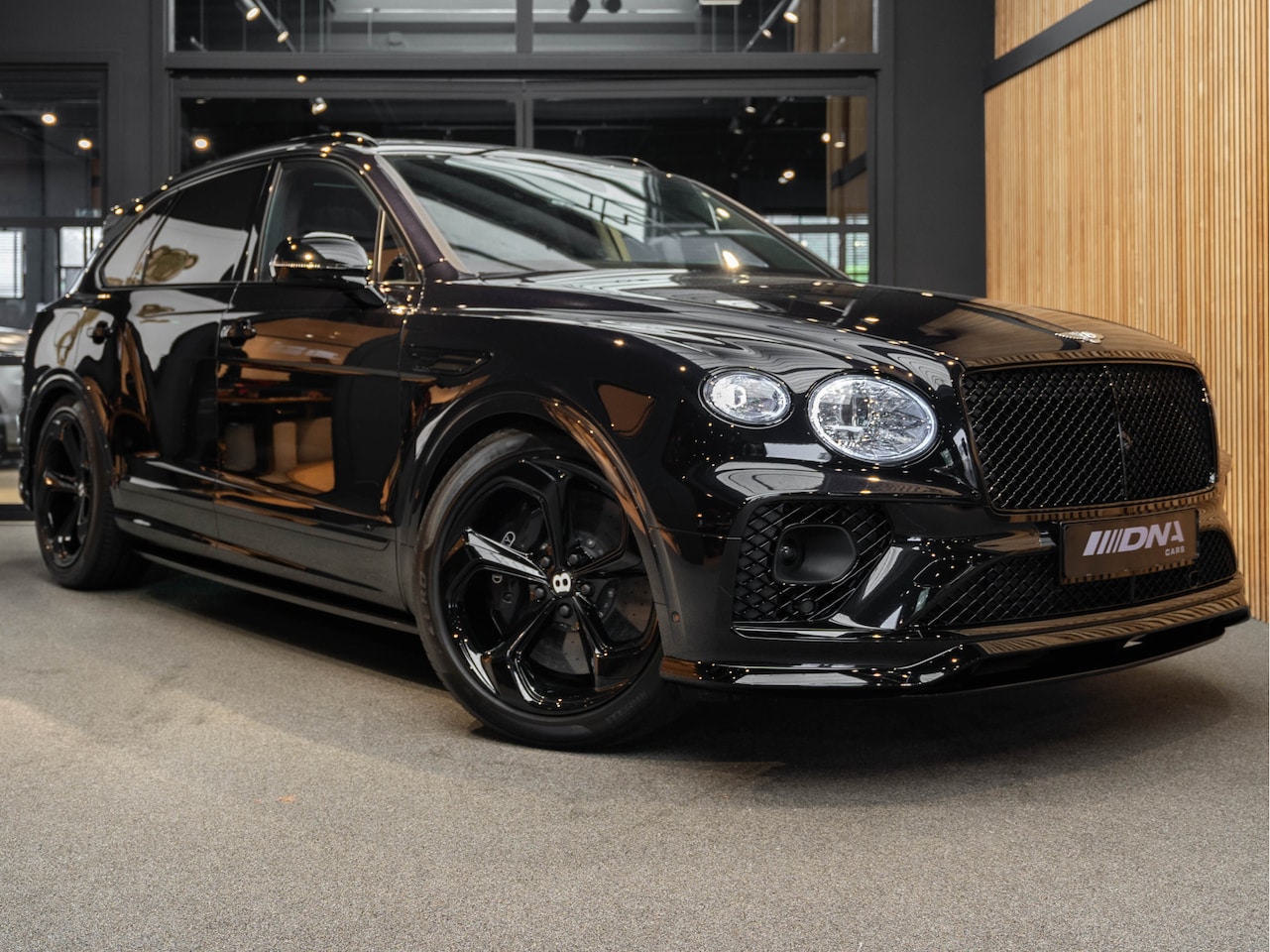 Bentley Bentayga - V8 S Keramisch Carbon Pakket 4.0 V8 S Naim 4-Seat Specification - AutoWereld.nl