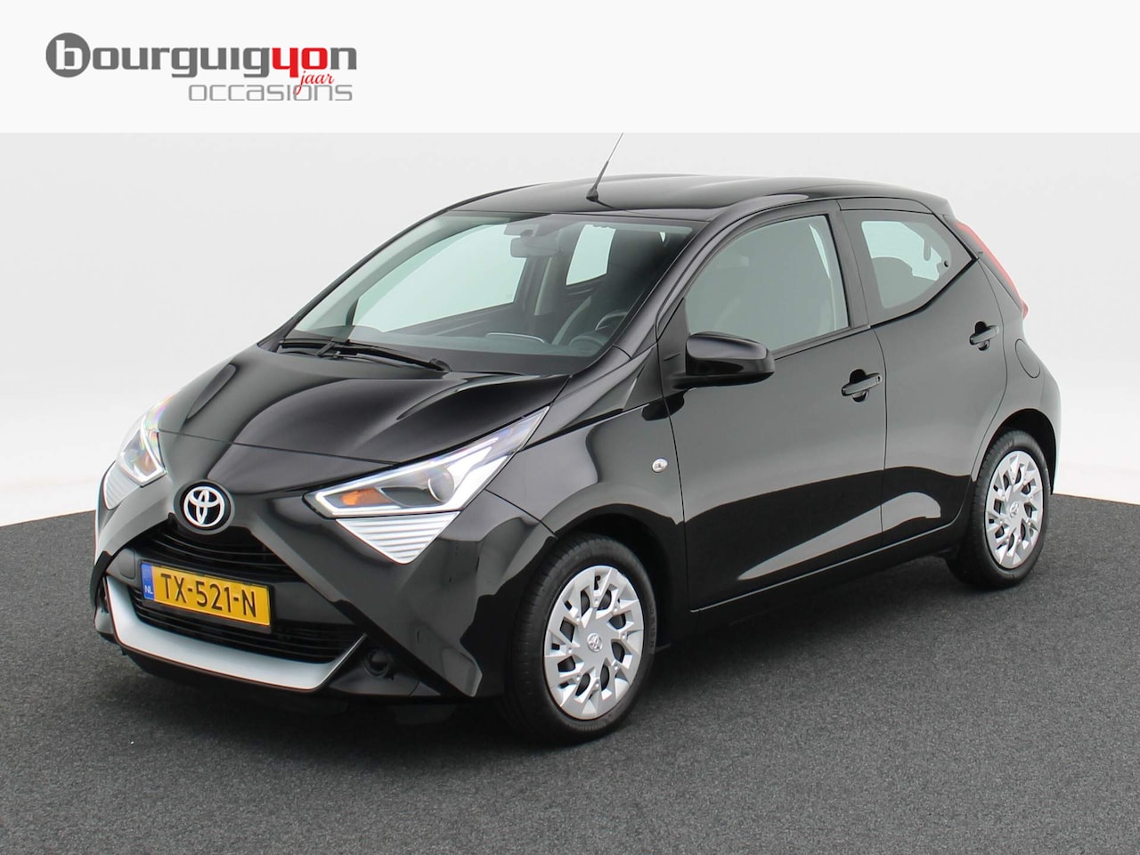 Toyota Aygo - 1.0 VVT-i x-play | Cruise | Camera | Airco | Carplay | DAB | Orig. Audio - AutoWereld.nl