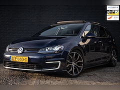 Volkswagen Golf - 1.4 TSI GTE | PANO | LED | NAVI