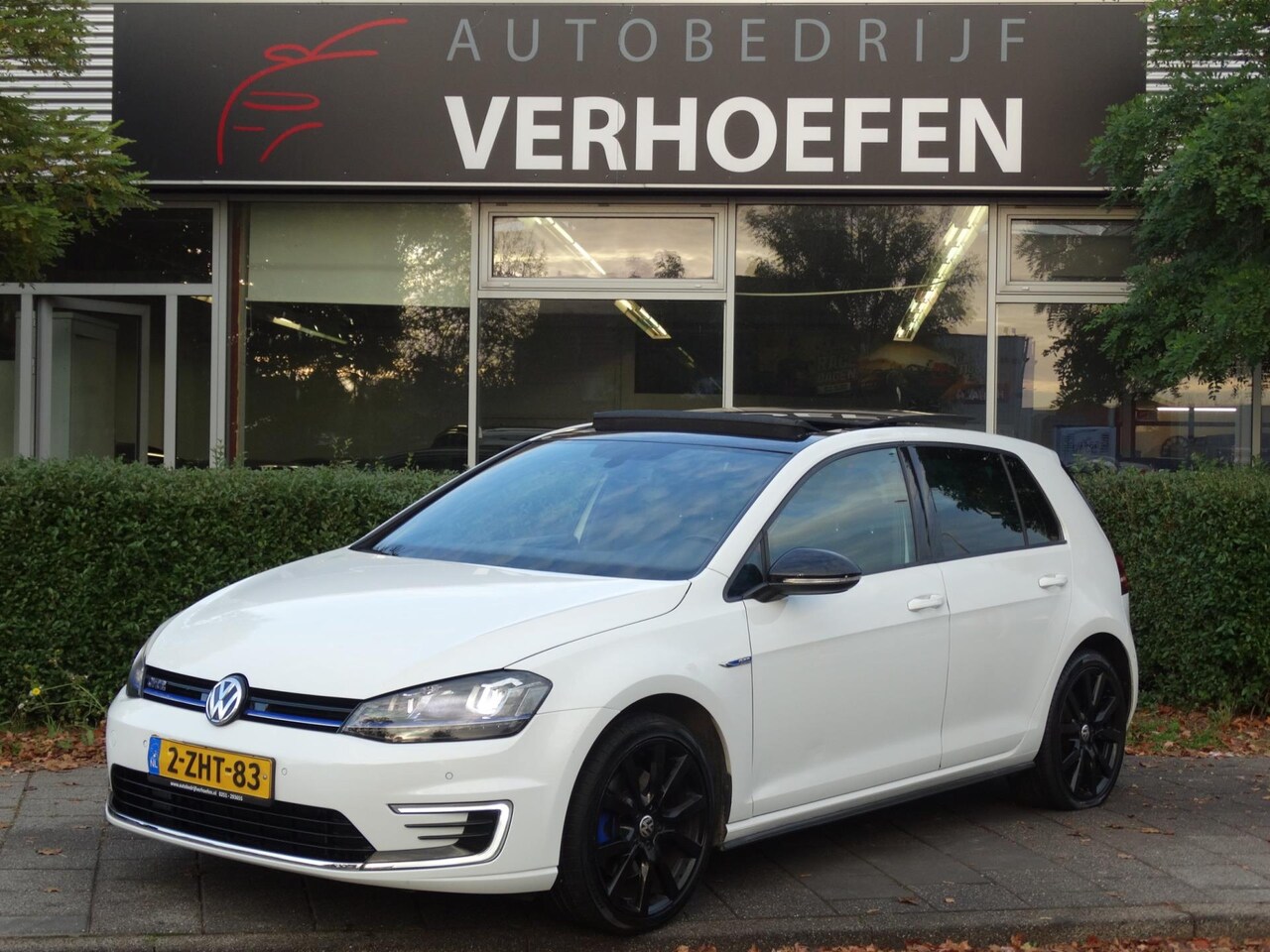 Volkswagen Golf - 1.4 TSI GTE - PANORAMA - GROOT DISPLAY - CRUISE/CLIMATE CONTR - XENON ! - AutoWereld.nl