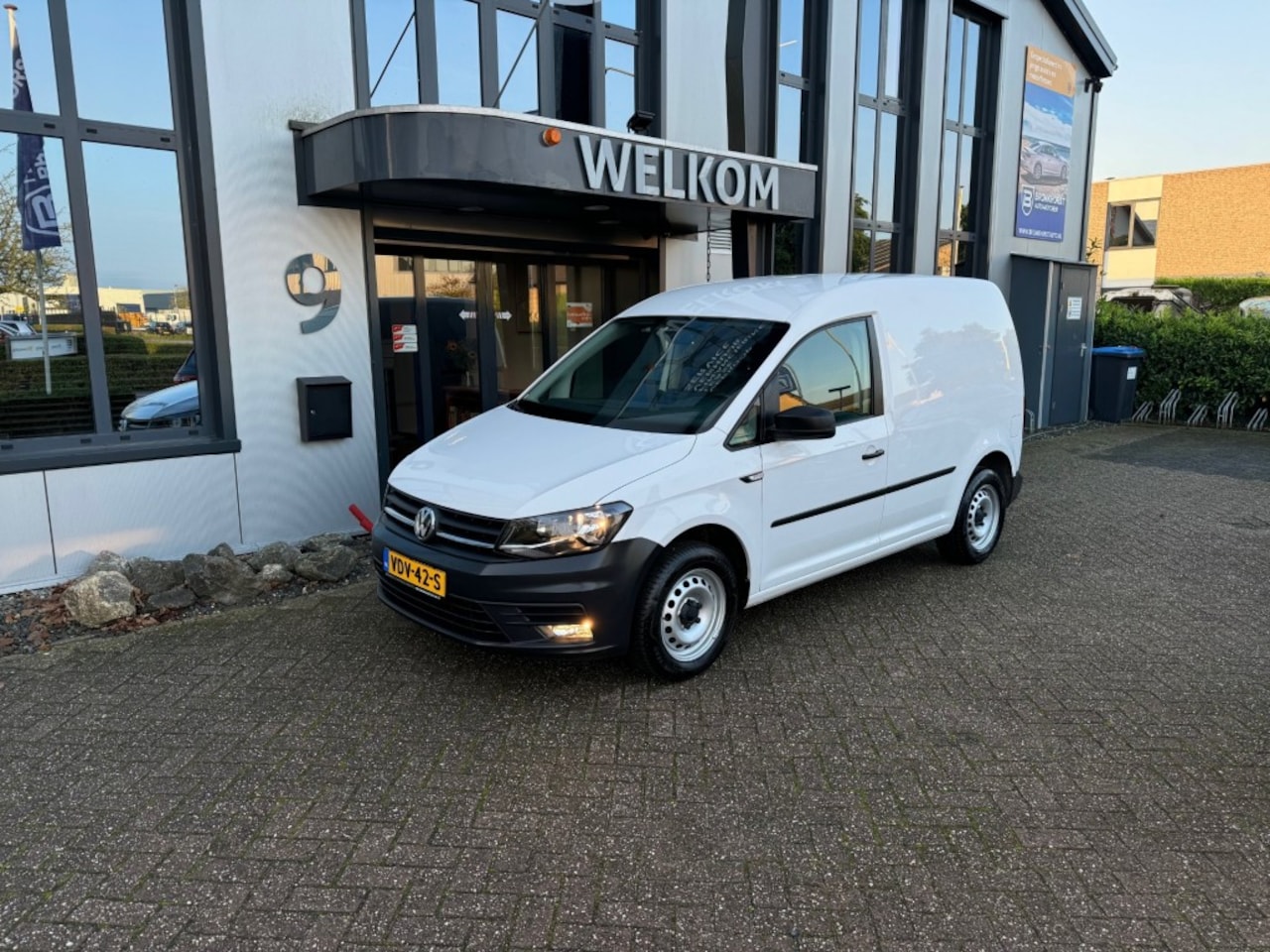 Volkswagen Caddy - 2.0 TDI Airco, Navi, PDC, Cruisecntrl, Schuifdeur, Licht- en zic - AutoWereld.nl