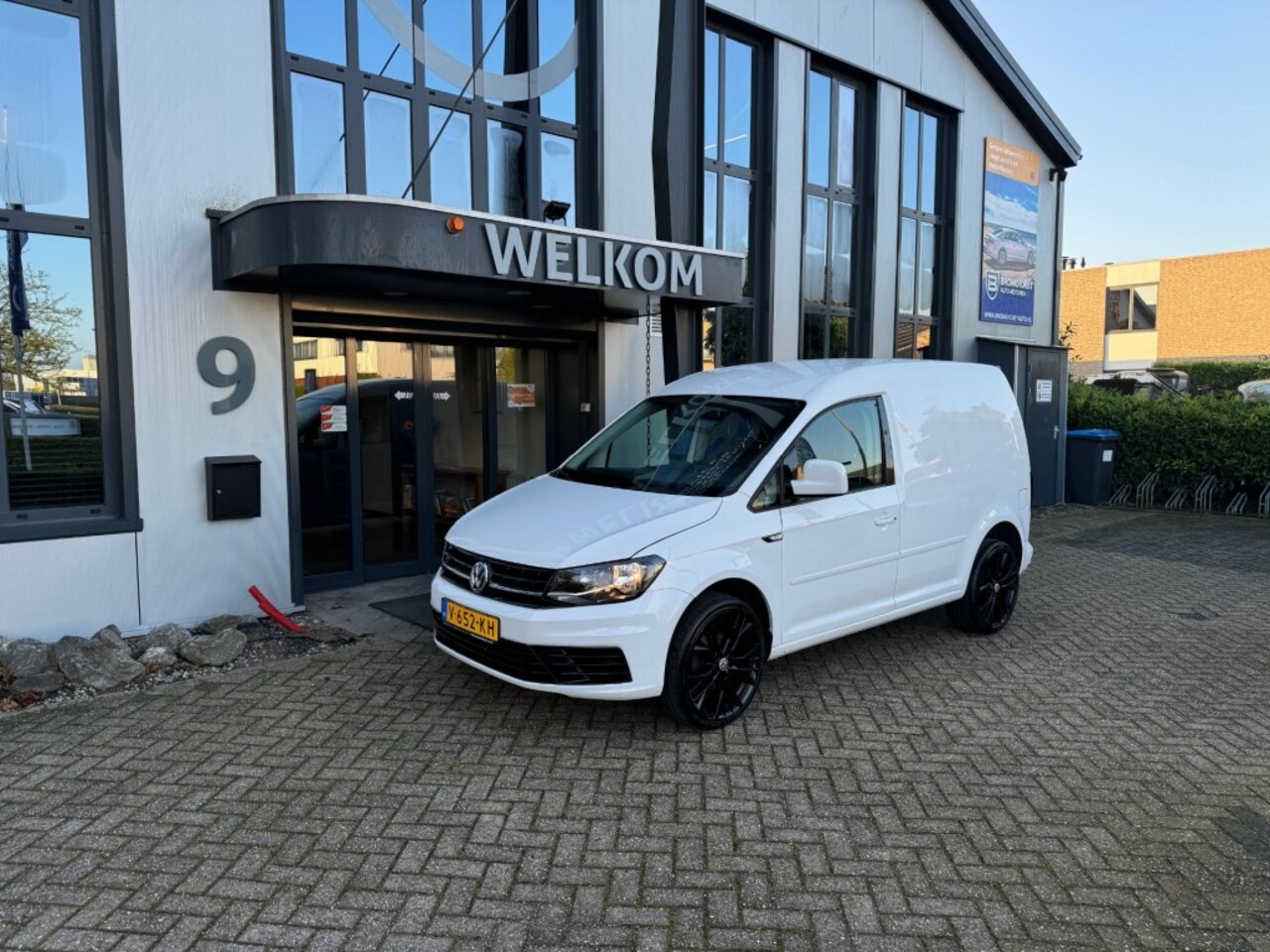 Volkswagen Caddy - 2.0 TDI Airco, Navi, Leder, Schuifdeur, LM-velgen, trekhaak - AutoWereld.nl