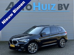 BMW X1 - sDrive18d High Executive M Sport Trekhaak Panoramdak 19 Inch DAB Achteruitrijcamera PDC DA