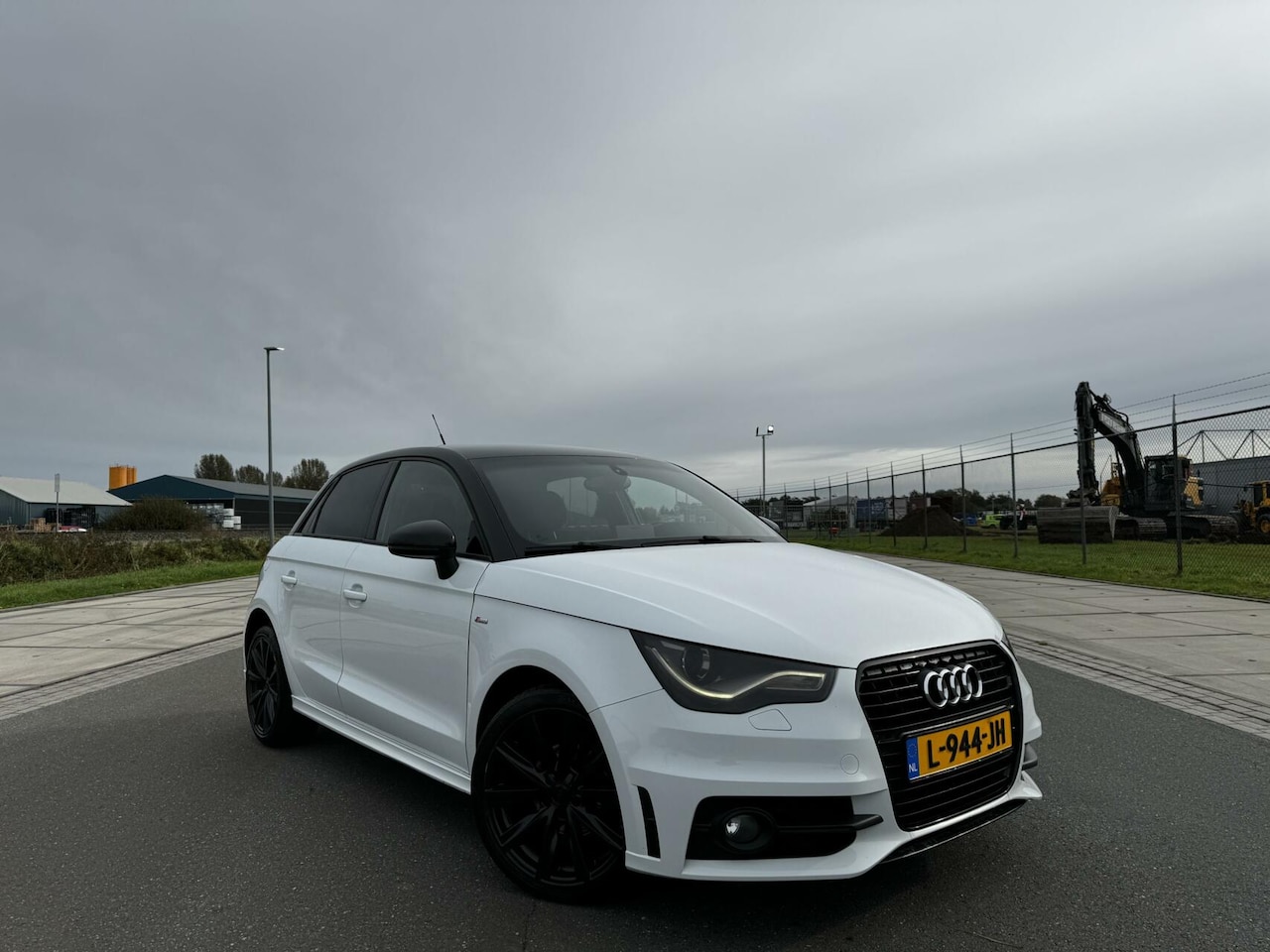 Audi A1 Sportback - 1.2 TFSI Attraction/S-line/5 Deurs - AutoWereld.nl