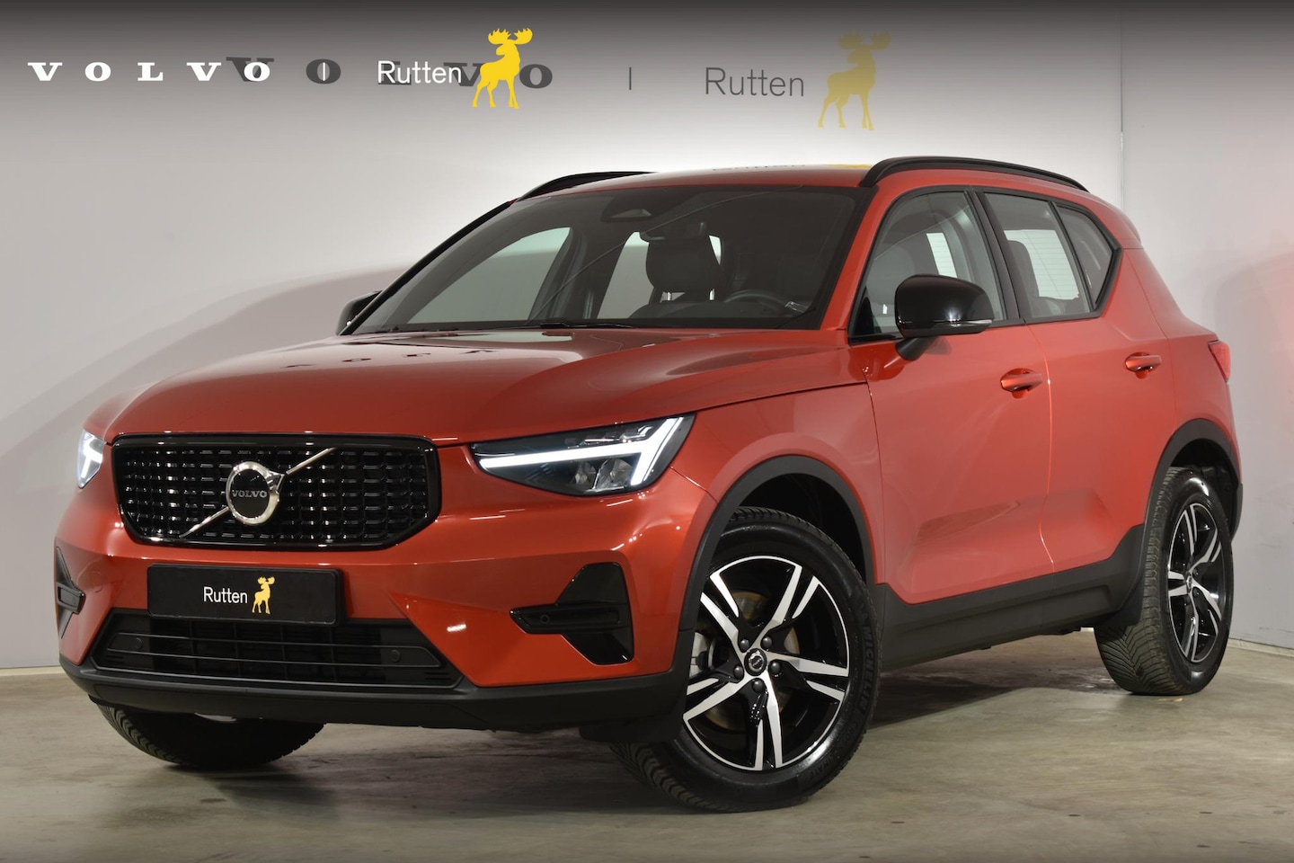 Volvo XC40 - B4 211PK Automaat Plus Dark /Adaptieve cruis control / Harman kardon / Elektrische stoelen - AutoWereld.nl