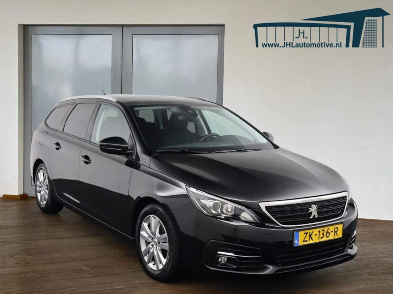 Peugeot 308 SW - 1.2 PureTech Executive*PANO*CRUISE*NAVI*CARPLAY* - AutoWereld.nl