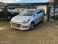 Hyundai i20 - 1.2/stoel-stuur verw/navi/camerea/6-24 mnd garantie mogelijk