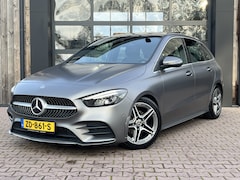 Mercedes-Benz B-klasse - 180 Business Solution AMG | LED | Navi | Pano | Camera | Widescreen | Stoelverwarming |