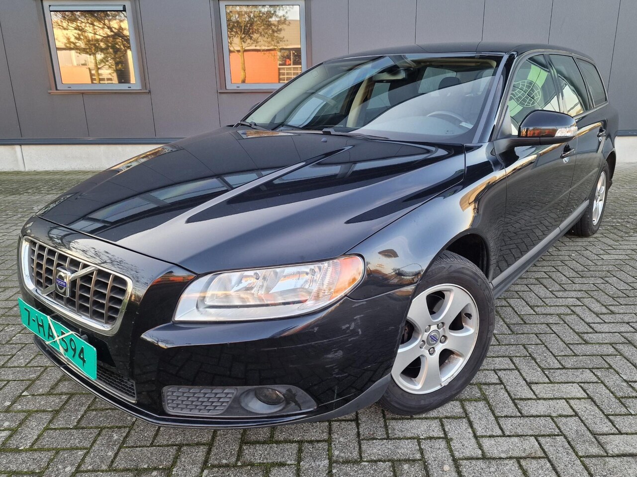 Volvo V70 - 2.0 Kinetic 2.0 Kinetic, 100% dealer onderhoud, netto € 7.950, bijtel vriendelijk! - AutoWereld.nl