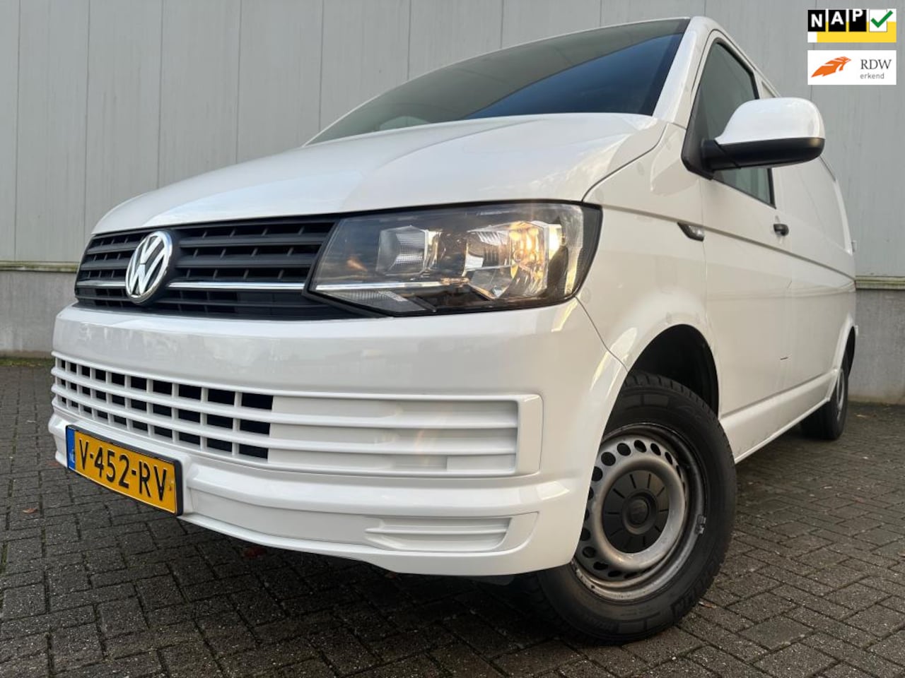 Volkswagen Transporter - 2.0 TDI L2H1 Comfortline NL auto... - AutoWereld.nl