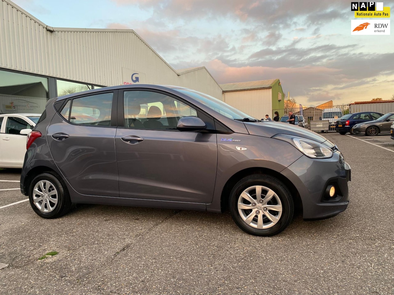 Hyundai i10 - 1.0i i-Motion Comfort CLIMA | CRUISE CONTROL | DEALER ONDERHOUDEN | NAP | APK | - AutoWereld.nl