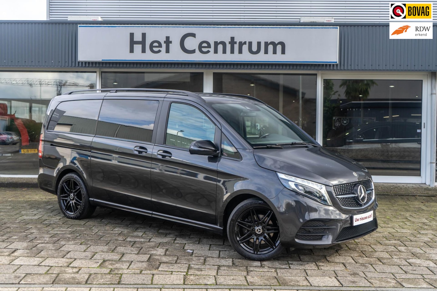 Mercedes-Benz V-klasse - V300 D lang AMG-Burmester-Pano-Standkachel-360-Trekhaak-Luchtvering - AutoWereld.nl