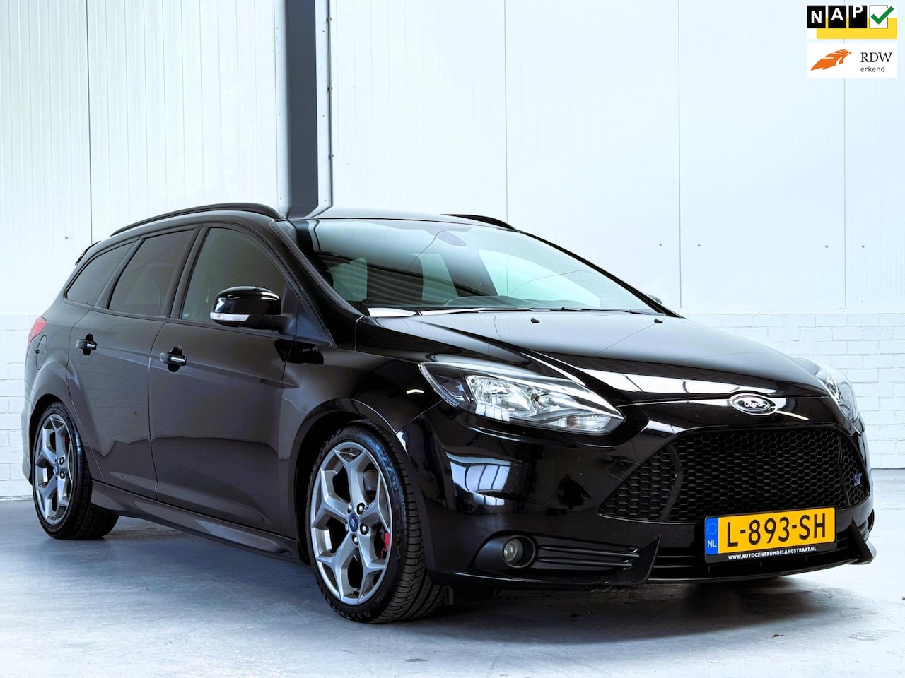 Ford Focus Wagon - 2.0 EcoBoost ST-3 2.0 EcoBoost ST-3 - AutoWereld.nl