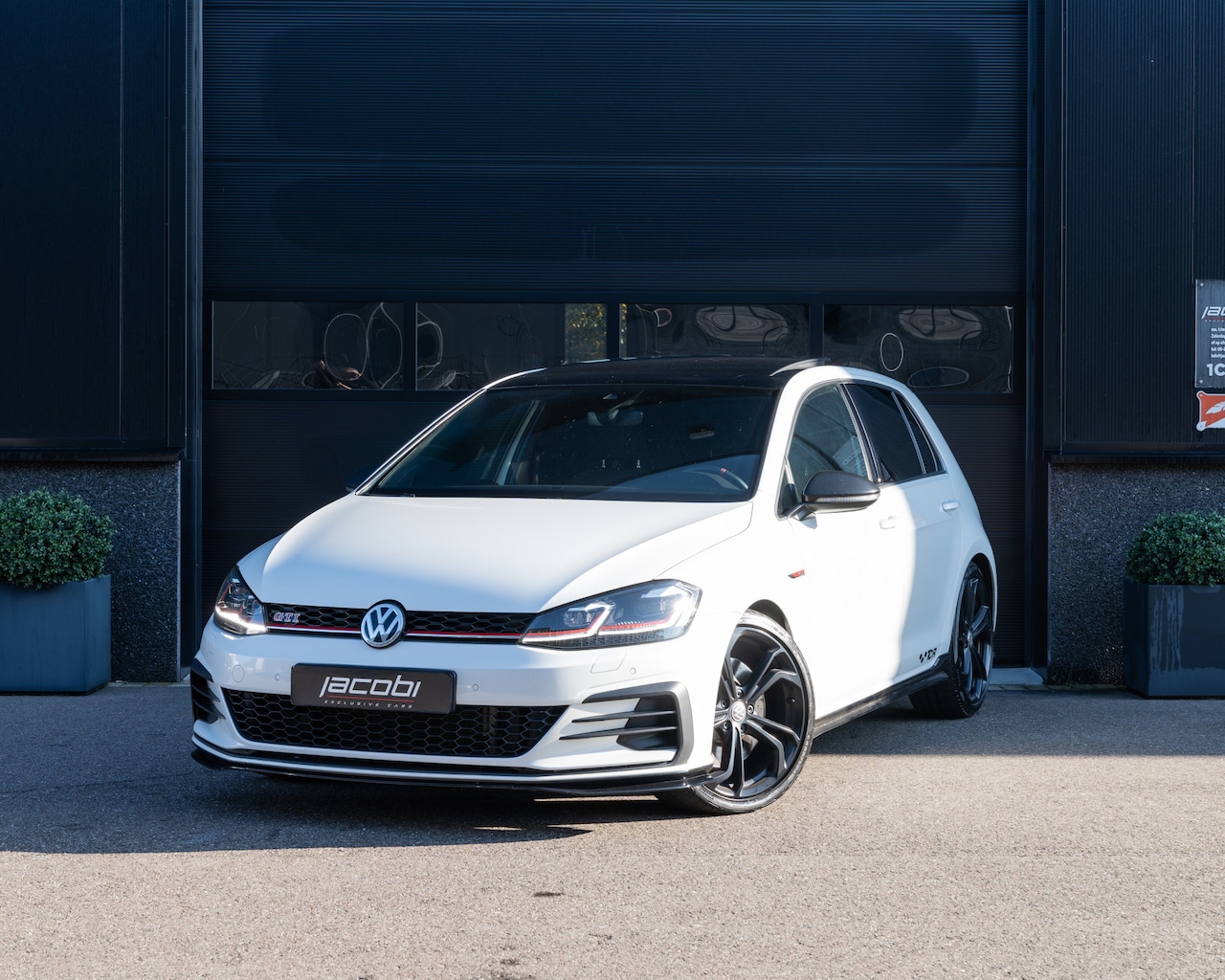 Volkswagen Golf - 2.0 TSI GTI TCR 290PK | Dynaudio | Pano | Virtual | Lane & Side | Blindspot | LED | Carpla - AutoWereld.nl