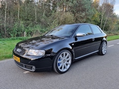 Audi A3 - 1.8 5V T S3 Ambition Quattro 269PK Brilliant black