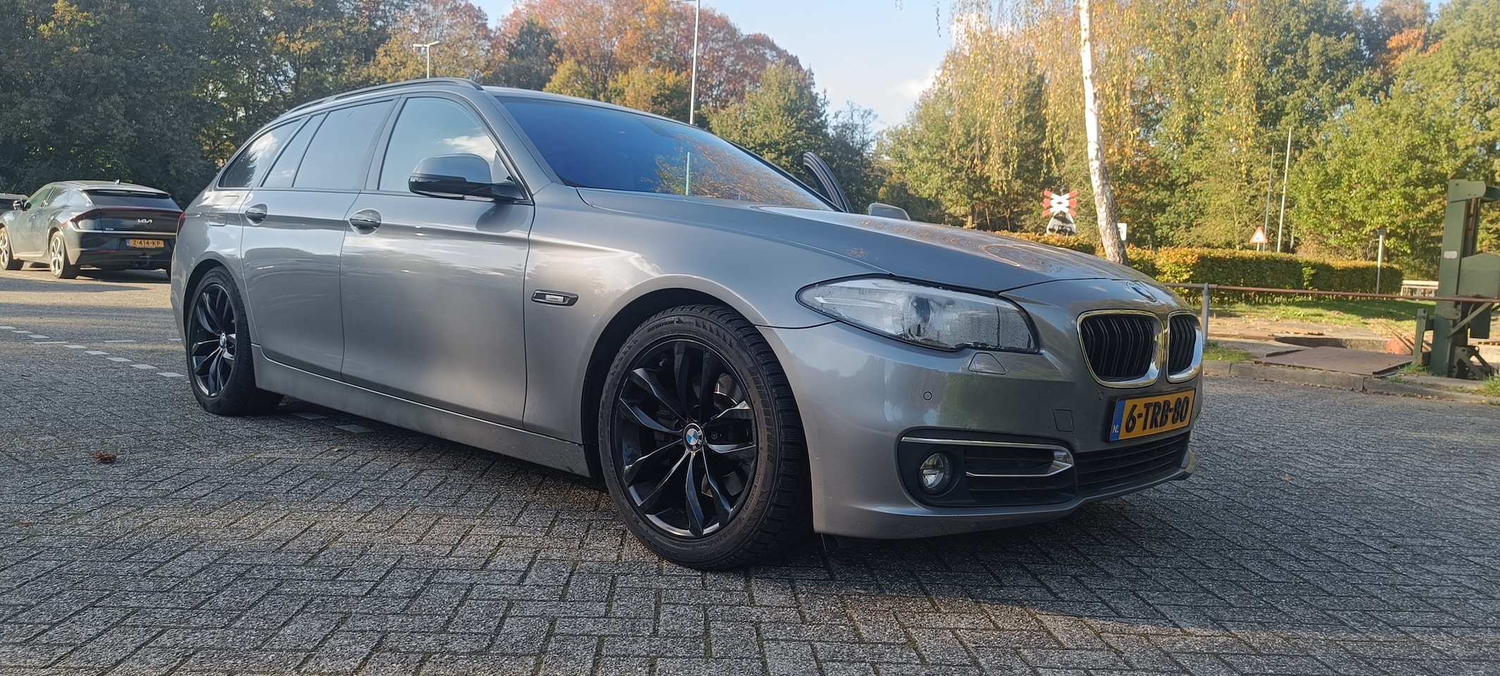 BMW 5-serie Touring - 520i Luxury Edition - AutoWereld.nl