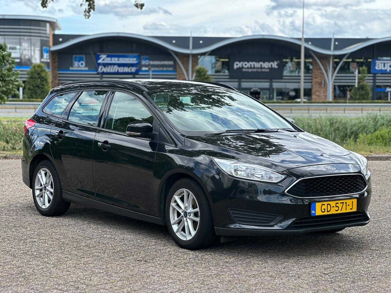 Ford Focus Wagon - 1.0 Trend Edition In goede staat! Nieuwe APK! - AutoWereld.nl