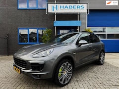 Porsche Cayenne - 3.0 S E-Hybrid 333PK|Navi|Pano|Sportstoelen|Camera|Xenon\Led|Leder|Trekhaak|Luchtvering|St