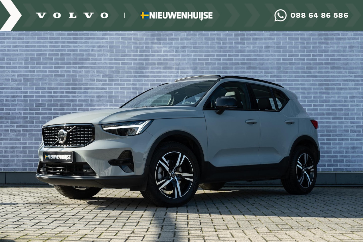 Volvo XC40 - B3 Plus Dark | Google | Lederen Bekleding | Schuif-/Kanteldak | Trekhaak | Keyless | 360 C - AutoWereld.nl