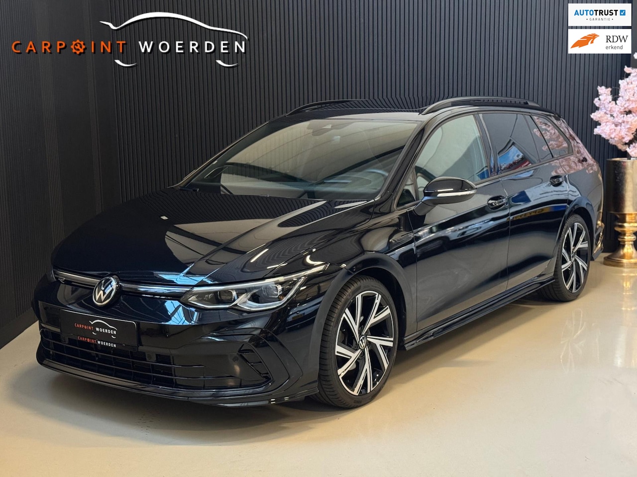 Volkswagen Golf Variant - 1.5 eTSI R-Line IQ LIGHT | PANO | HARMAN | HUD | VOL! - AutoWereld.nl