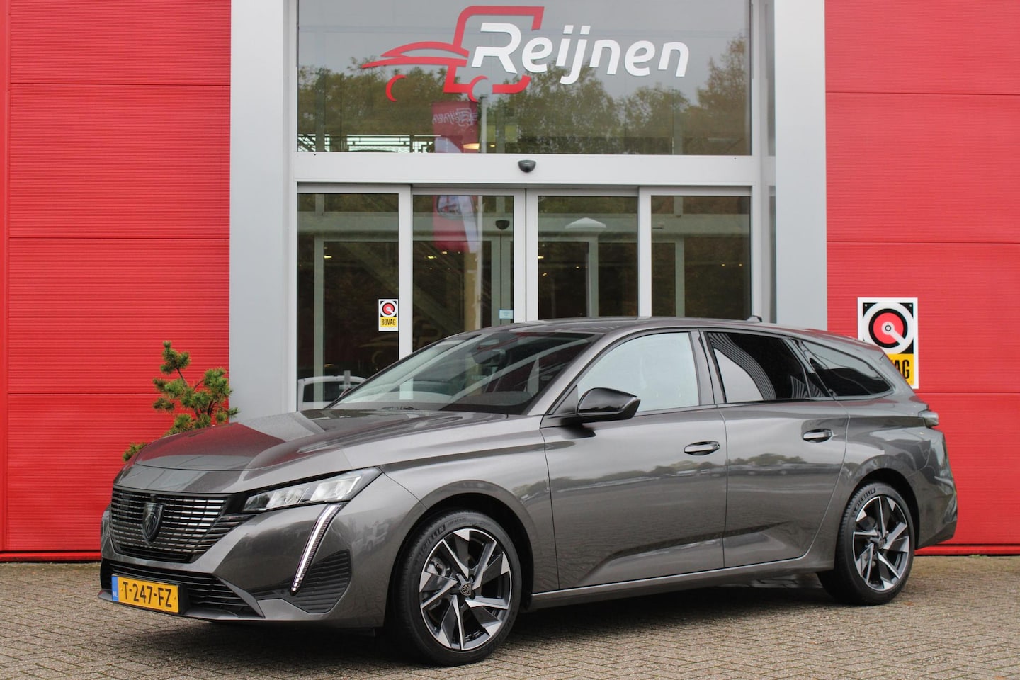 Peugeot 308 SW - 1.2 130PK AUTOMAAT ALLURE PACK BUSINESS | NAVIGATIE | DRAADLOZE APPLE CARPLAY/ANDROID AUTO - AutoWereld.nl