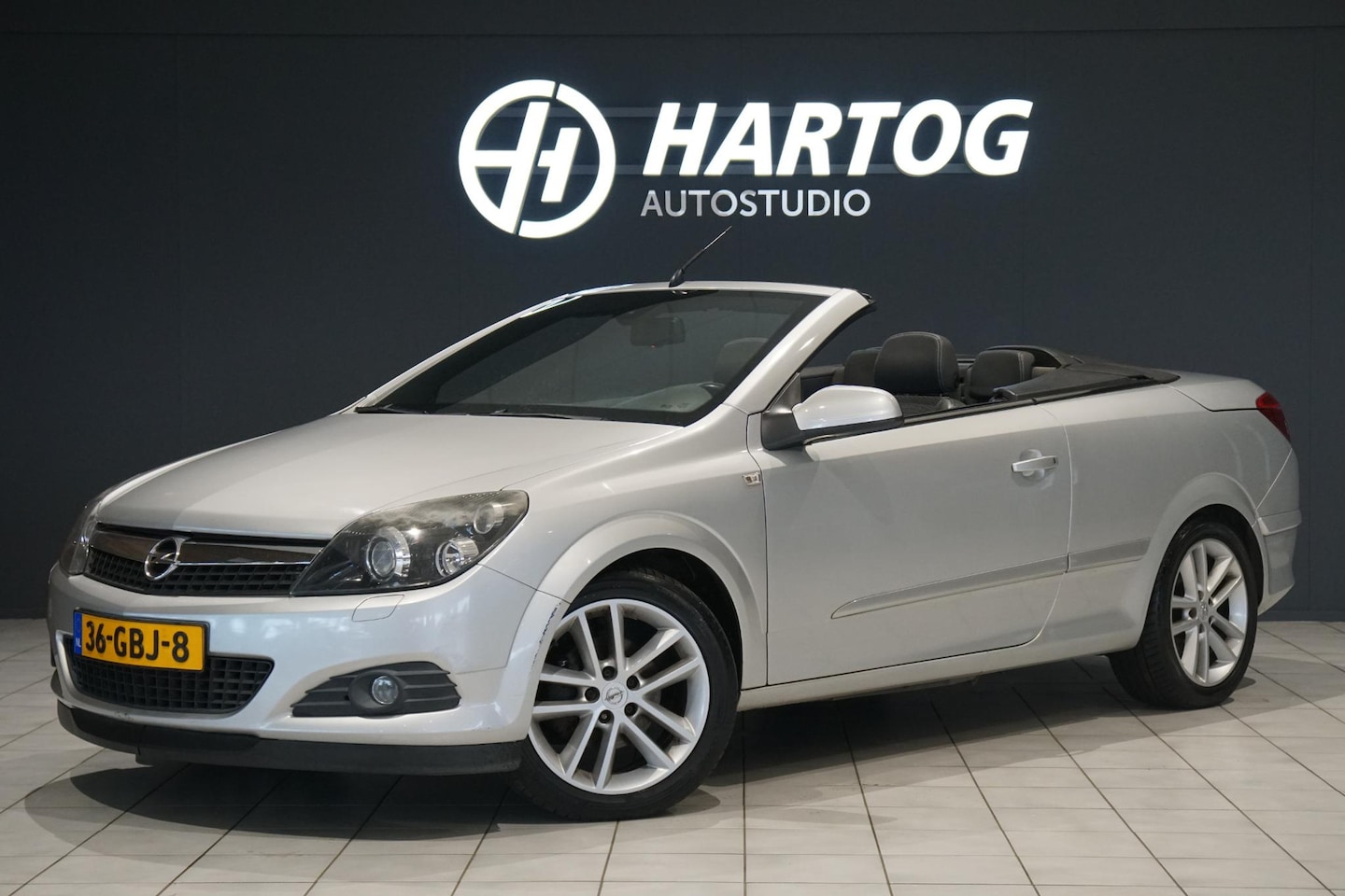 Opel Astra TwinTop - 1.6 Temptation + NAVIGATIE - AutoWereld.nl