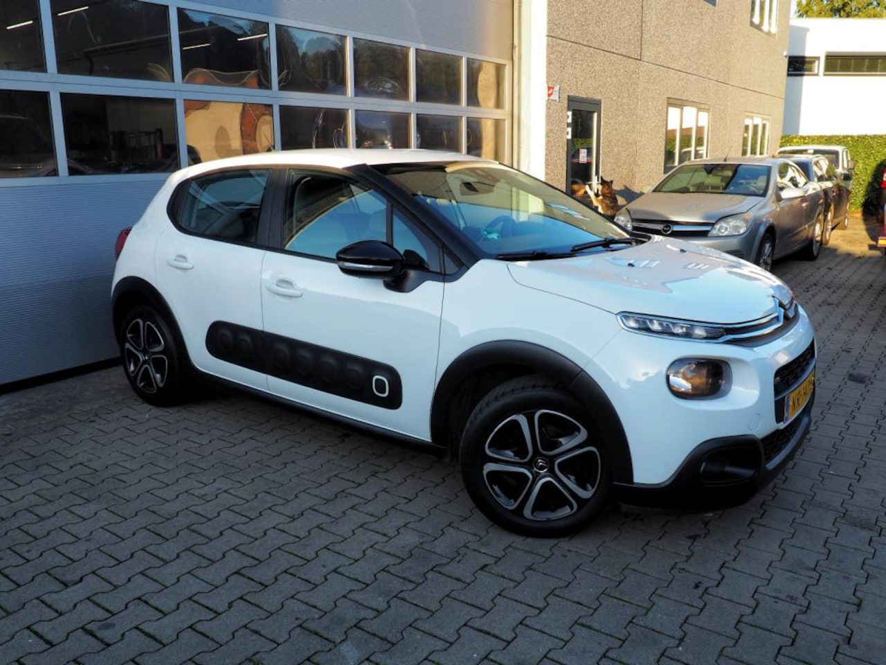 Citroën C3 - PureTech Feel CLIMA CRUISE NAVI PARKEER S. - AutoWereld.nl