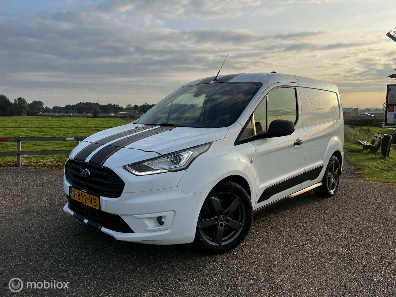 Ford Transit Connect - 1.5 L1 Automaat 88 KW - AutoWereld.nl