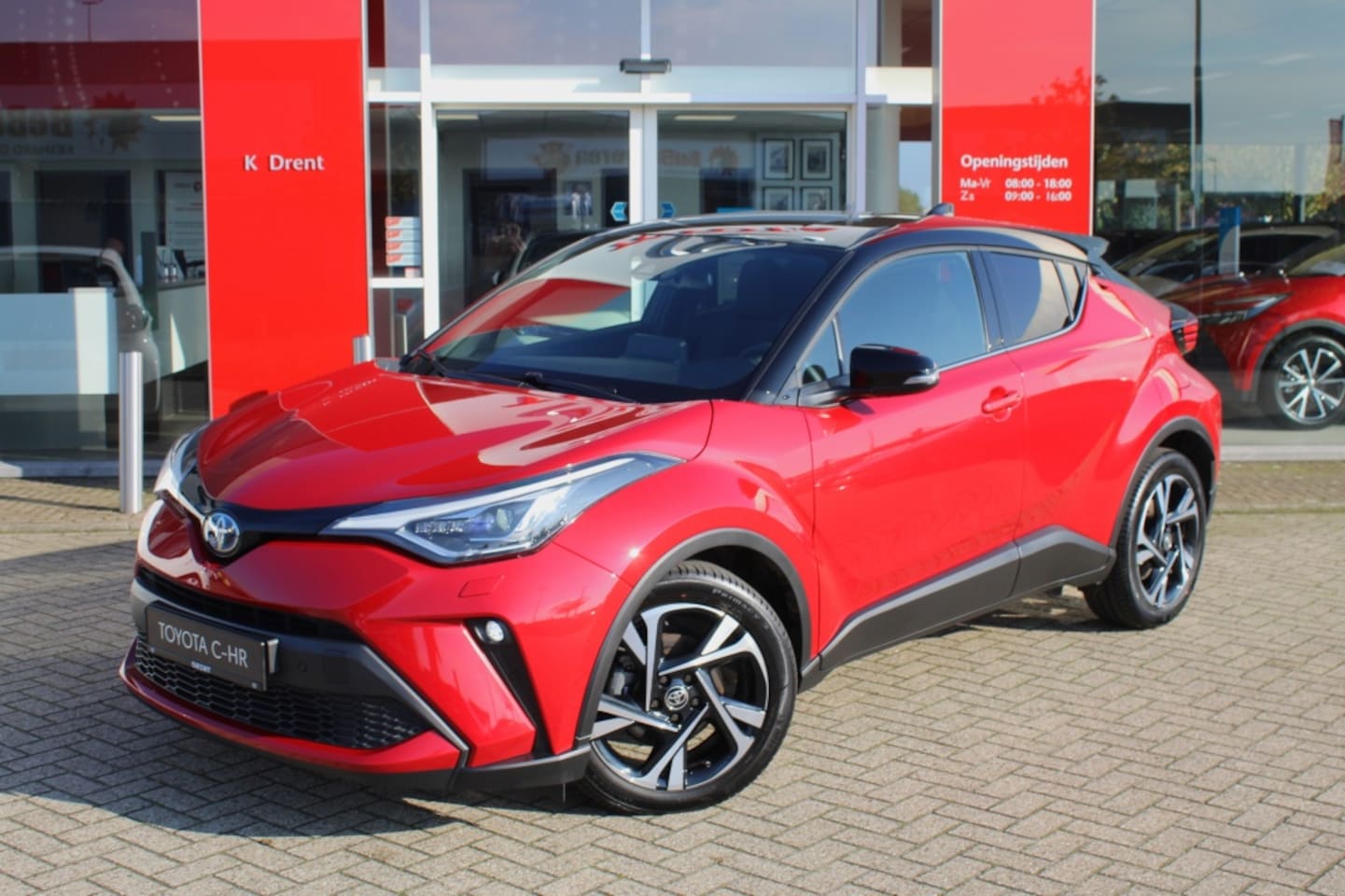 Toyota C-HR - 1.8 Hybrid Style Bi-Tone | Premium Pack | Navi | Sensoren v/a | - AutoWereld.nl