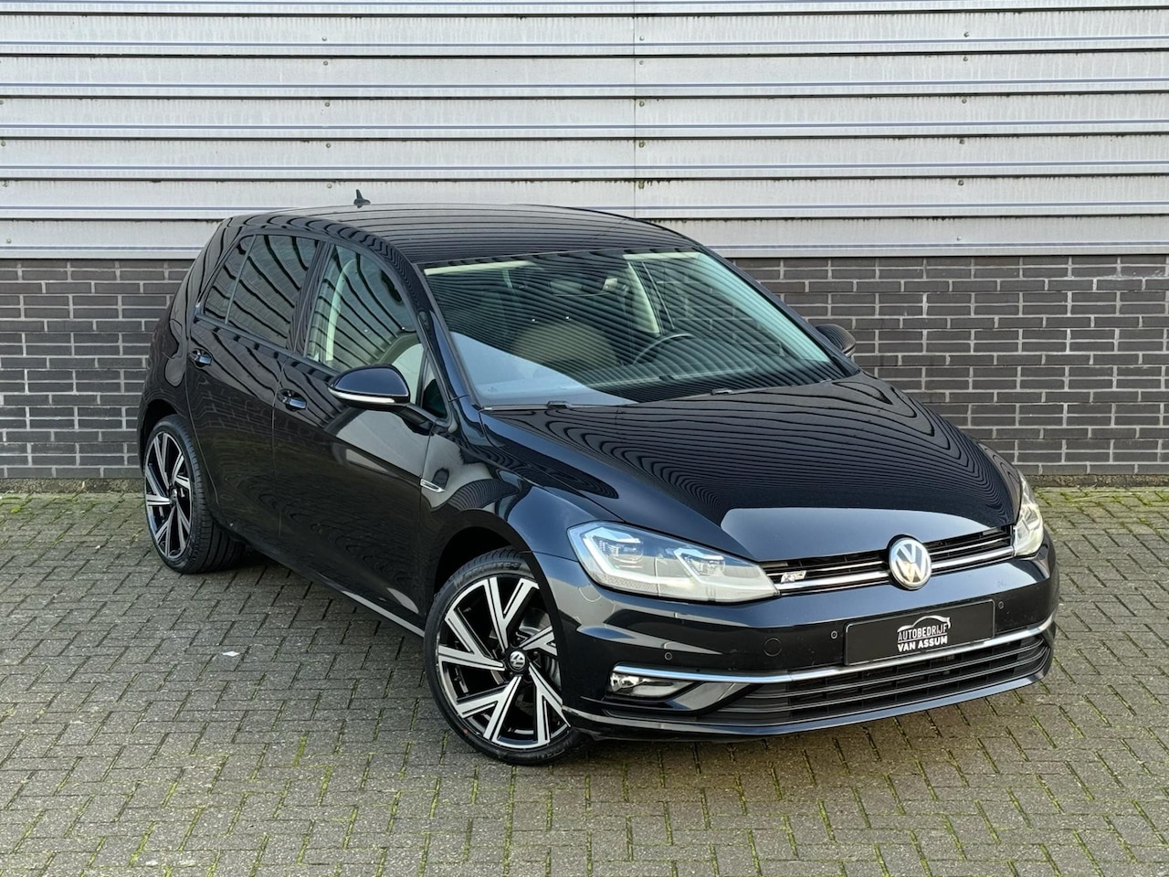 Volkswagen Golf - 1.4 TSI Highline R | Carplay | DAB | Keyless - AutoWereld.nl