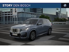 BMW iX1 - eDrive20 M Sport / Panoramadak / Sportstoelen / M Adaptief onderstel / Parking Assistant