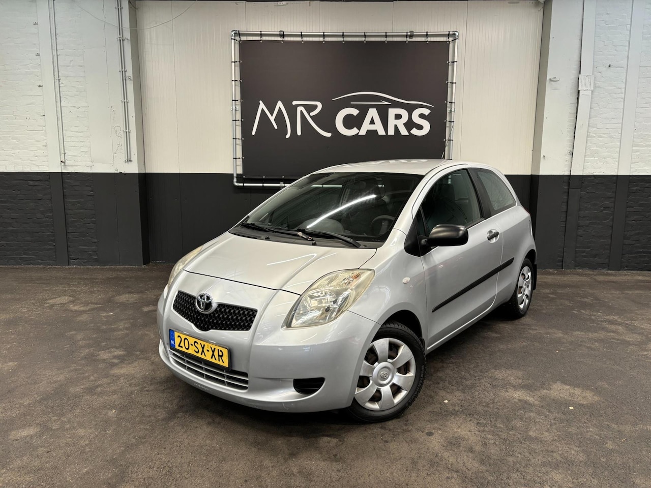 Toyota Yaris - 1.3 VVT-i Terra 1.3 VVTi Terra - AutoWereld.nl