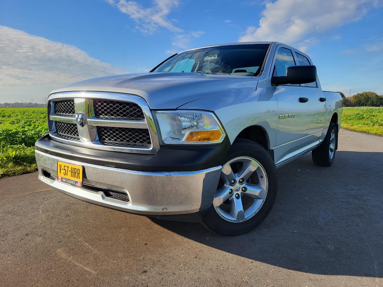 Dodge Ram 1500 - 4.7 V8 4x4 Quad Cab 6'4 4.7 V8 4x4 Quad Cab 6'4 - AutoWereld.nl