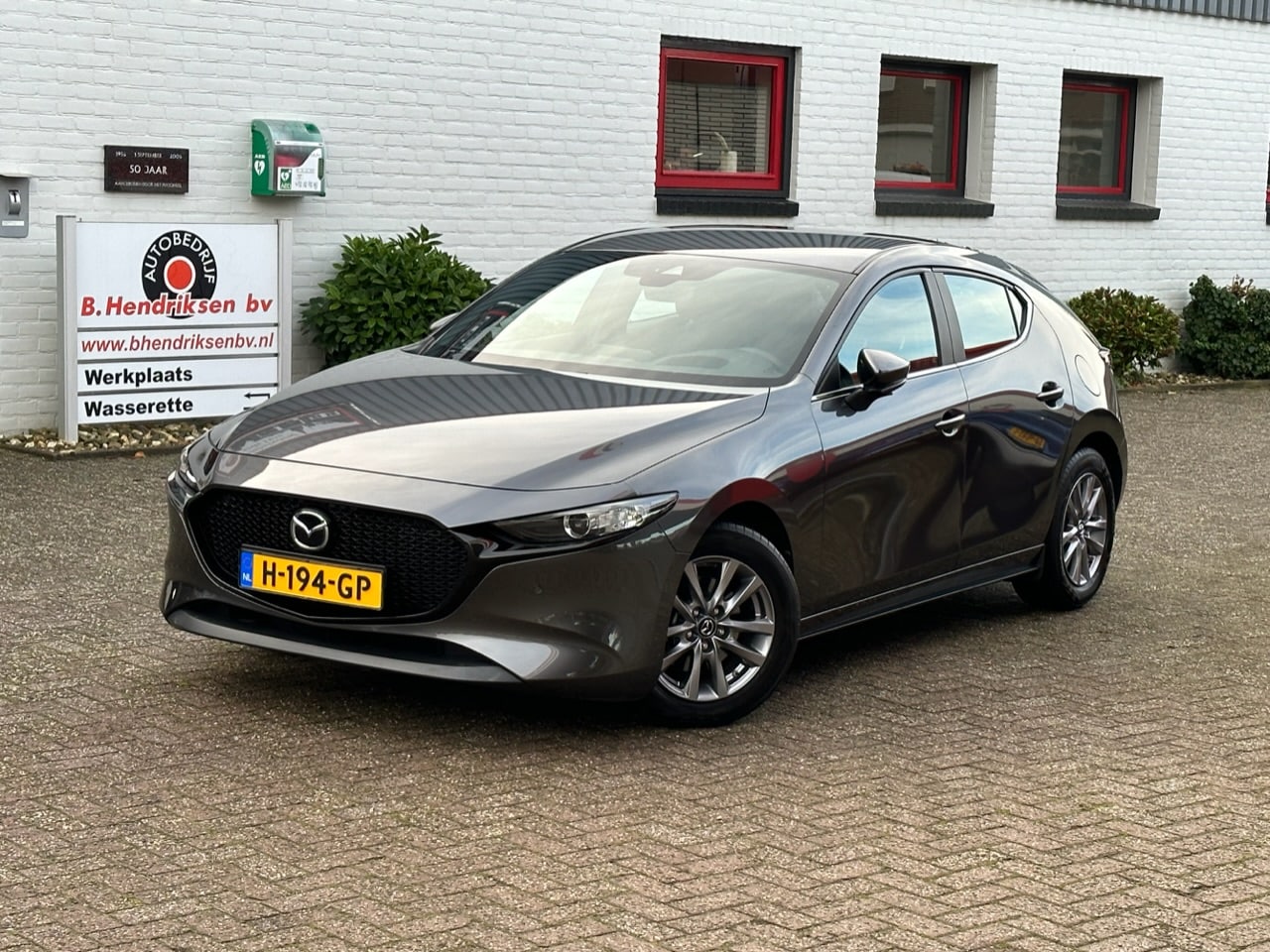 Mazda 3 - Hatchback Skyactiv-X 180pk Comfort/ Bose sound/ DAB/ Apple Carplay/ Navigatie/ Lederen bek - AutoWereld.nl